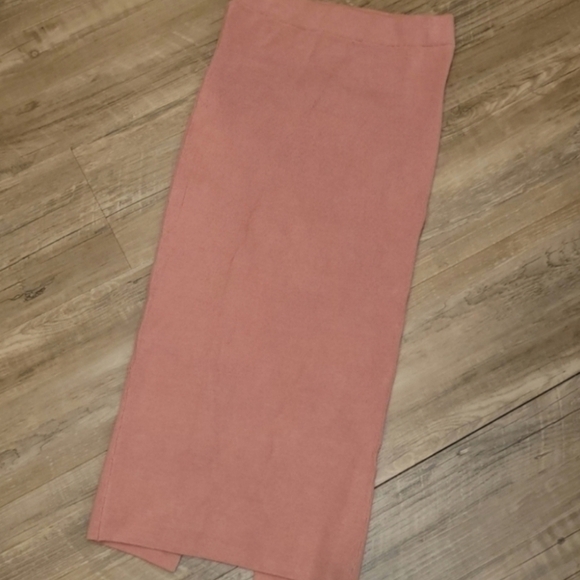 Good American Strut Midi Ribbed Pink Skirt - Picture 3 of 6